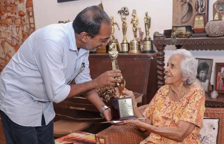 ප්‍රවීන රංගවේදිනී අයිරාංගනී සේරසිංහ “නාට්‍ය කීර්ති සම්මානයෙන්” පිදෙයි