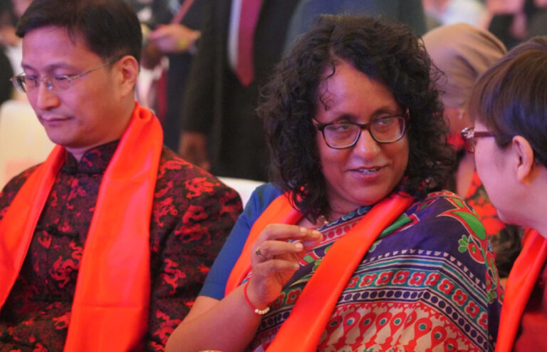 චීන අලුත් අවුරුදු සැමරුමට අගමැතිනියත් එක්වේ