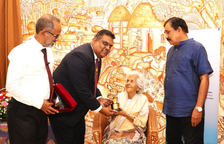 කොළඹ සරසවියේ ජීවමාන පැරණිම විද්‍යාර්ථිනිය ලෙස රංගවේදී අයිරාංගනී සේරසිංහ උපහාර ලබයි