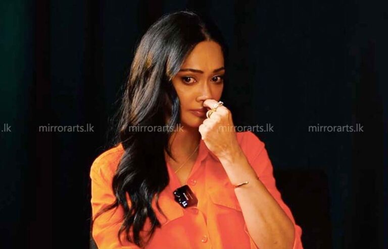 Yureni Noshika : මම මගේ කර්මය ගෙවමින් ඉන්නවා (වීඩියෝ)