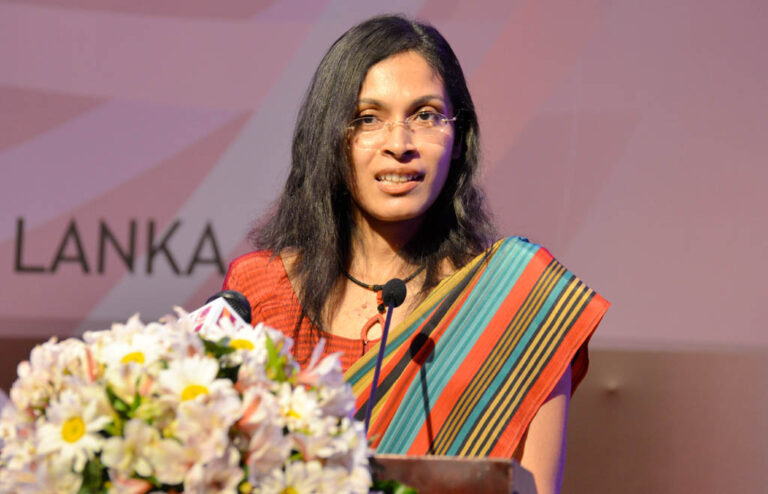 මහාචාර්ය නීලිකා මලවිගේ ජාත්‍යන්තර බෝවන රෝග සංගමයේ සභාපති පුටුවට