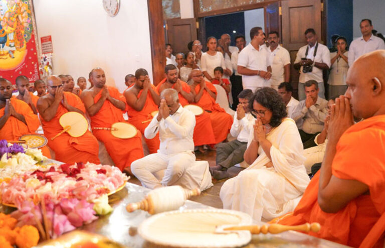 අගමැතිනිය, අනුරාධපුර මහ නාහිමිවරු බැහැදකී