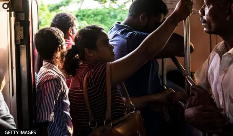 කාන්තා හිංසනයට අවකාශයක් වී ඇති පොදු ප්‍රවාහනය කාන්තාවන්ට Safe Space එකක් කරන්නේ කොහොම ද?