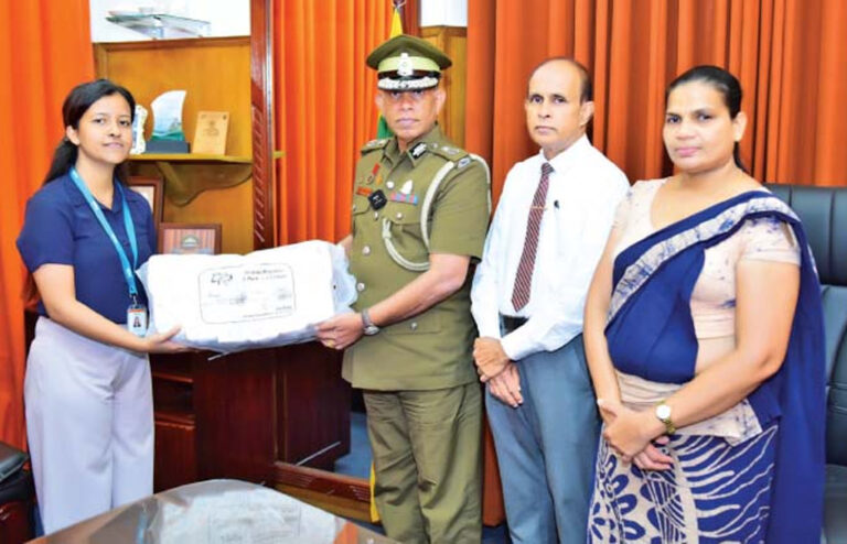 ඔසප් සෞඛ්‍යය ගැන කතුන් දැනුවත් කිරීමේ වැඩසටහන් පෙළක් Fems වෙතින්