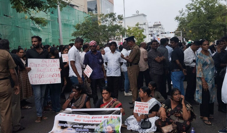 පාසල් සිසුවියකගේ මරණය: ලිංගික අතවර කළ බව කියන ගුරුවරයාට ස්ථාන මාරුවක්