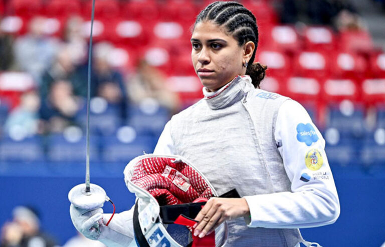 පෙම්වතා සිපගැනීම නිසා ක්‍රීඩිකාවගේ සිරුරේ තහනම් මත්ද්‍රව්‍ය