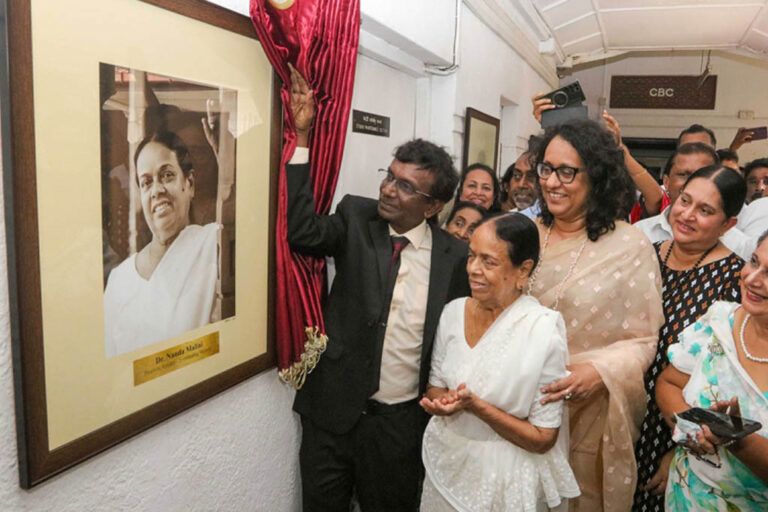 ආචාර්ය නන්දා මාලනියගේ නමින් ශ්‍රි ලංකා ගුවන් විදුලි සංස්ථාවට මැදිරියක්
