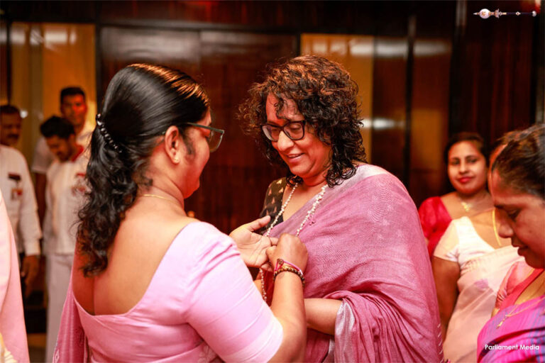 පියයුරු පිළිකා මර්දනය ගැන දැනුවත් කිරීමට පාර්ලිමේන්තුව රෝස පැහැ ගැන්වෙයි