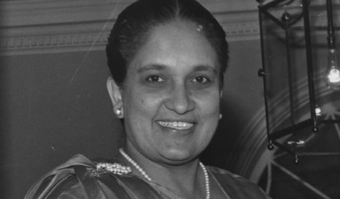 මැතිනිය දැයෙන් සමුගෙන වසර 25 ක් සපිරුණ දා චන්ද්‍රිකා තැබූ සංවේදී සටහන
