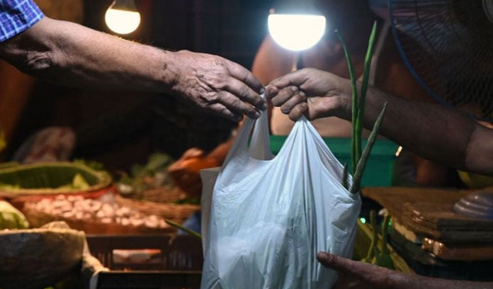 පොලිතීන් මර උගුලෙන් රට බේරා ගැනීමේ විශිෂ්ටතම පියවරක් | ඒ.ජී රේණුකා දමයන්ති