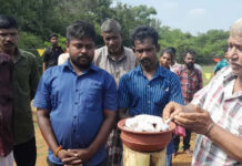 හමුදා ප්රහාරයකින් ඝාතනය වුනු සිසුවියන් සමරා වන්නියේ පාරවල් නම් කෙරේ