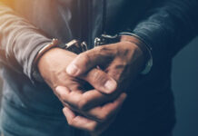 ග්රාම නිලධාරීණියකට තර්ජනය කළැයි මාලිමා ප්රාදේශීය දේශපාලනඥයෙක් අත්අඩංගුවට