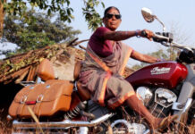 අසූව පැනලත් නිදහසේ සැරිසරන ‘බයික් ආච්චිලා’