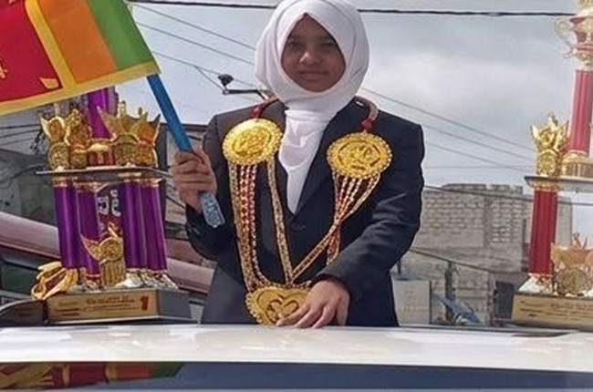 මැදවච්චියෙන් ලෝකය දිනූ අපේ දියණිය