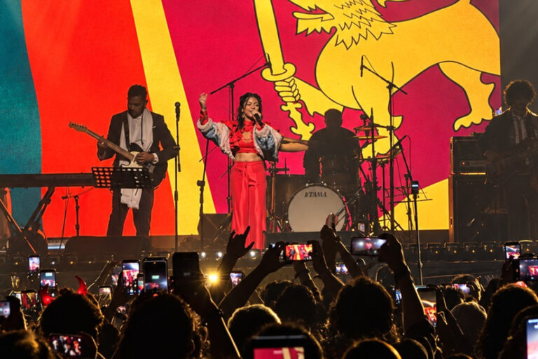 ඉන්දියාවේදී යොහානිට ලැබුණු surprise එක !